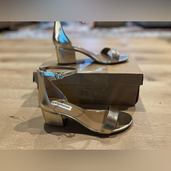 NEW with box Steve Madden block heel sandals gold 7.5 - Picture 5 of 10